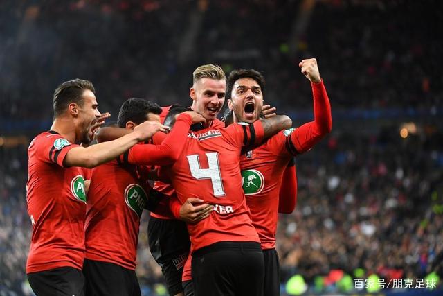 ag体育平台-集结日金州勇士调整名单以备法国杯;强势反弹环节打磨;更衣室稳定;球队文化再被提及